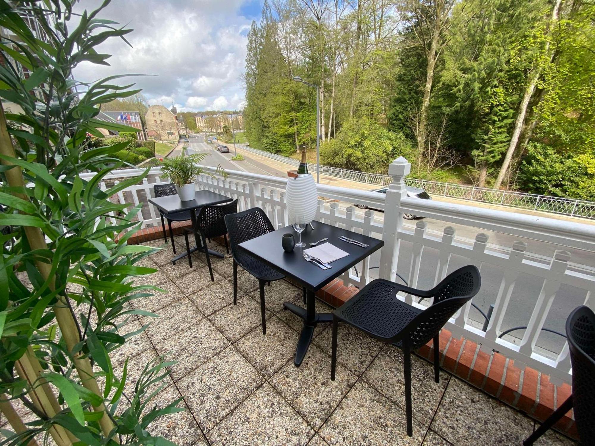 Brit Hotel & Spa Le Roc Au Chien Bagnoles de l'Orne Normandie Exterior photo
